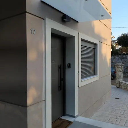 Simple, Calm And Luxurious Apartment Kalamata Exterior photo