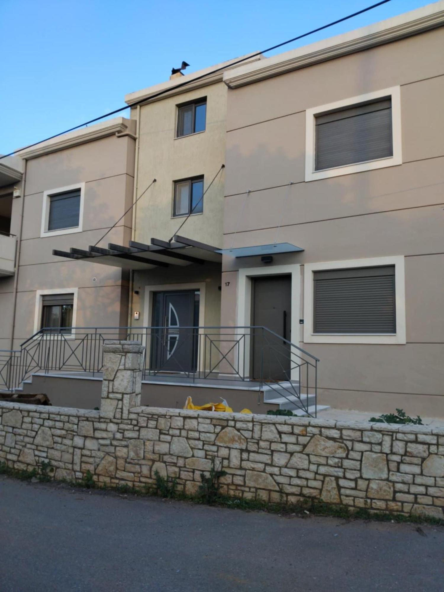 Apartment Simple, Calm And Luxurious Kalamata