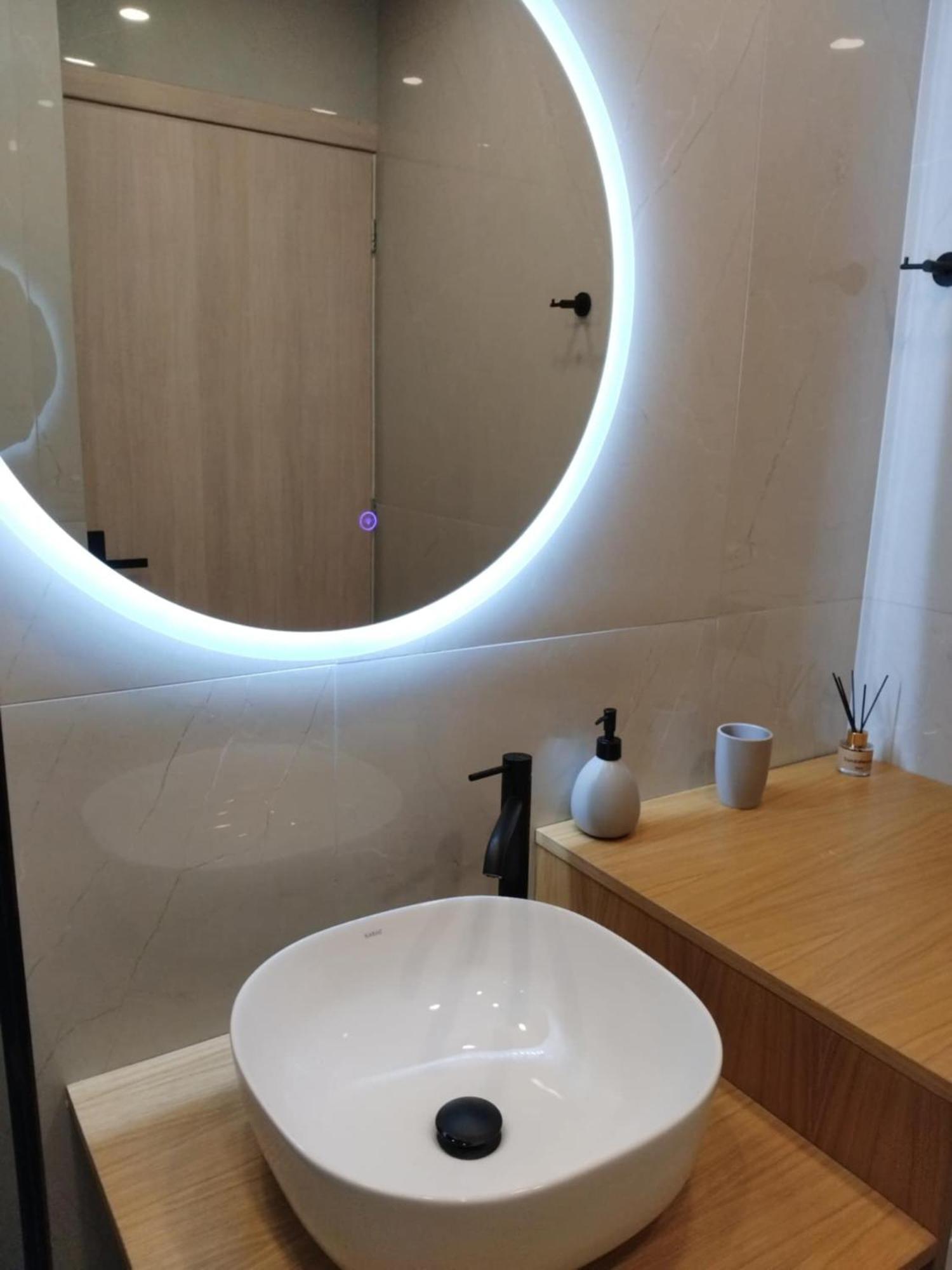 Simple, Calm And Luxurious Kalamata